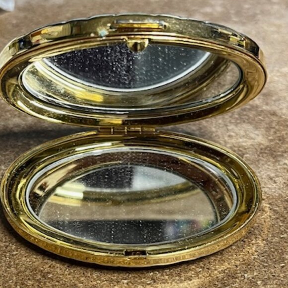 VTG Gold Tone Oval Compact Double Mirror Case 2.75"x2.25" - Picture 6 of 13